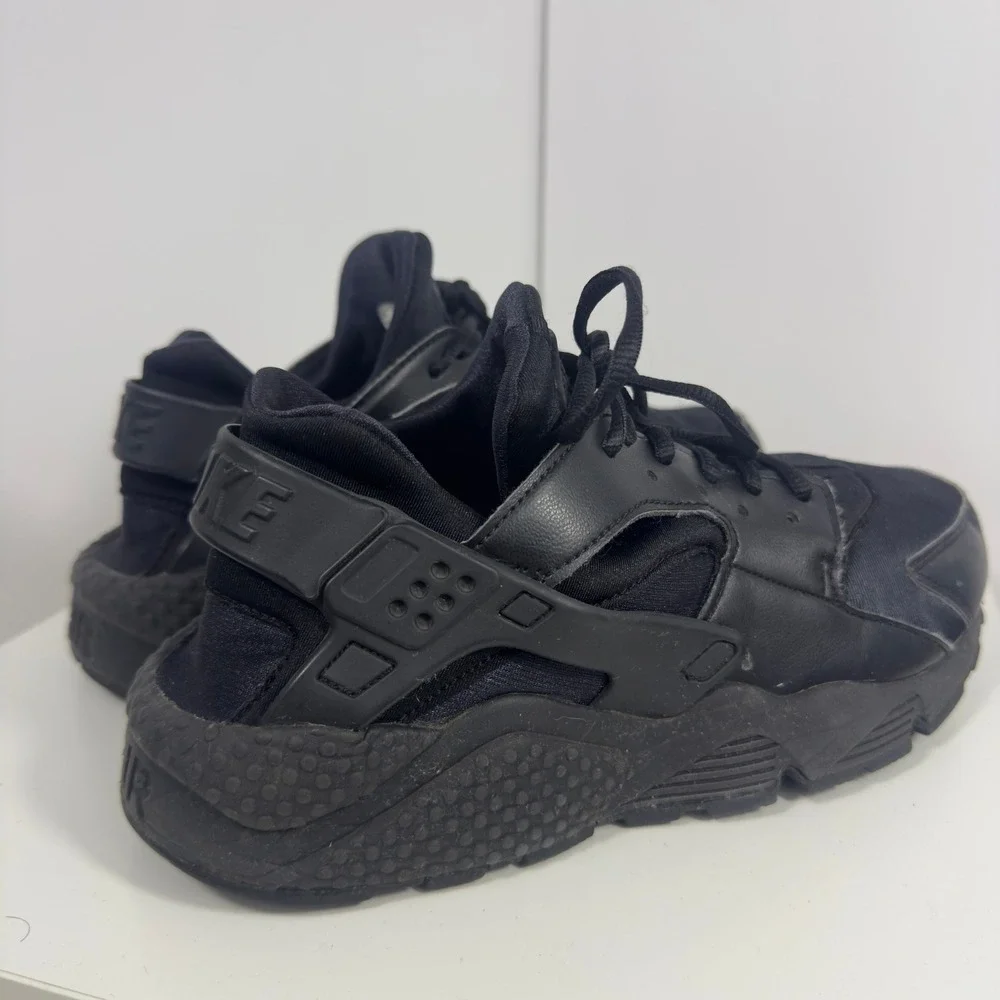 Nike Air Huarache Run Women Size 10 Triple Black Athletic Running Shoes Sneakers